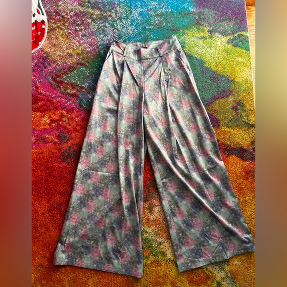 pants! - Picture 2 of 2